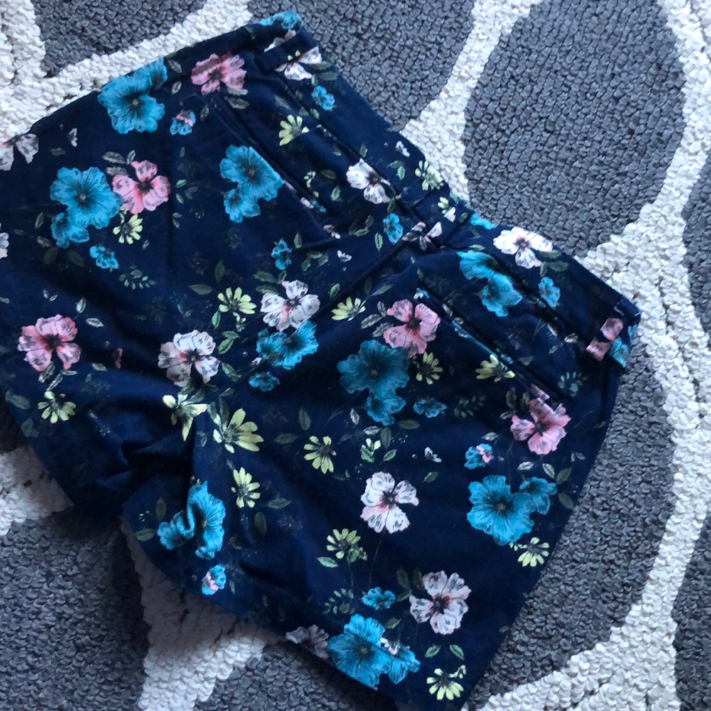 Shorts - Picture 2 of 2